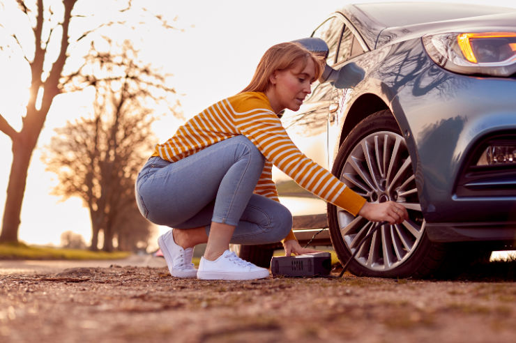 Checking tyre pressure | Electric & hybrid vehicle insurance | An Post Insurance