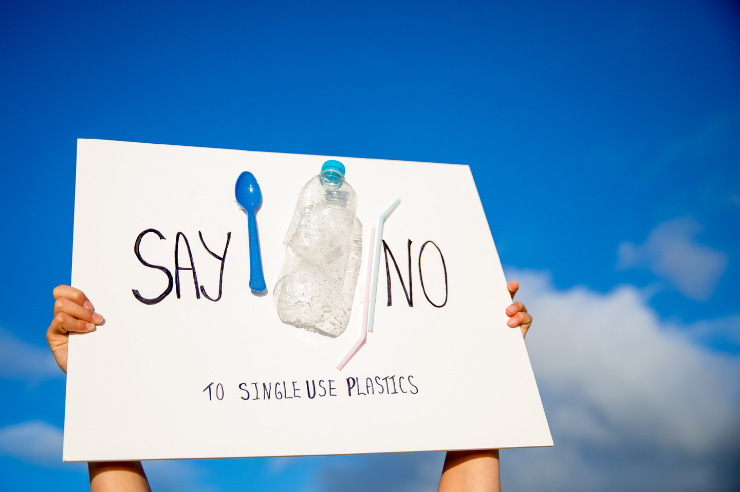 Placard stating to avoid single use plastics | Living sustainably | An Post Insurance