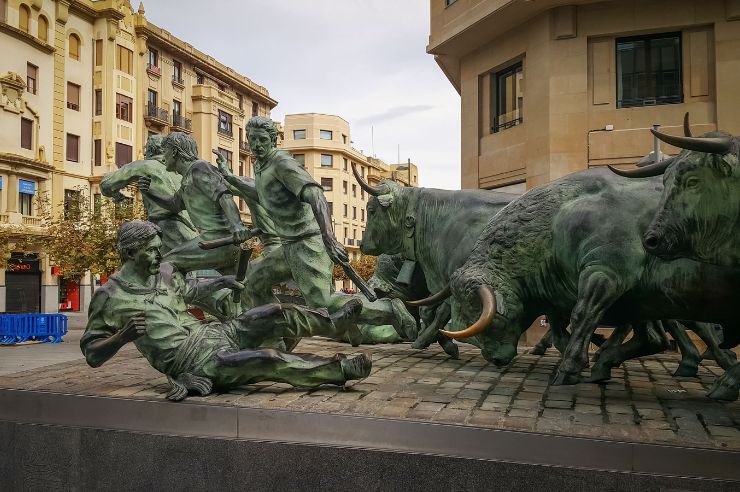 Bronze statue of San Fermín festival | Travel Insurance Online | An Post Insurance